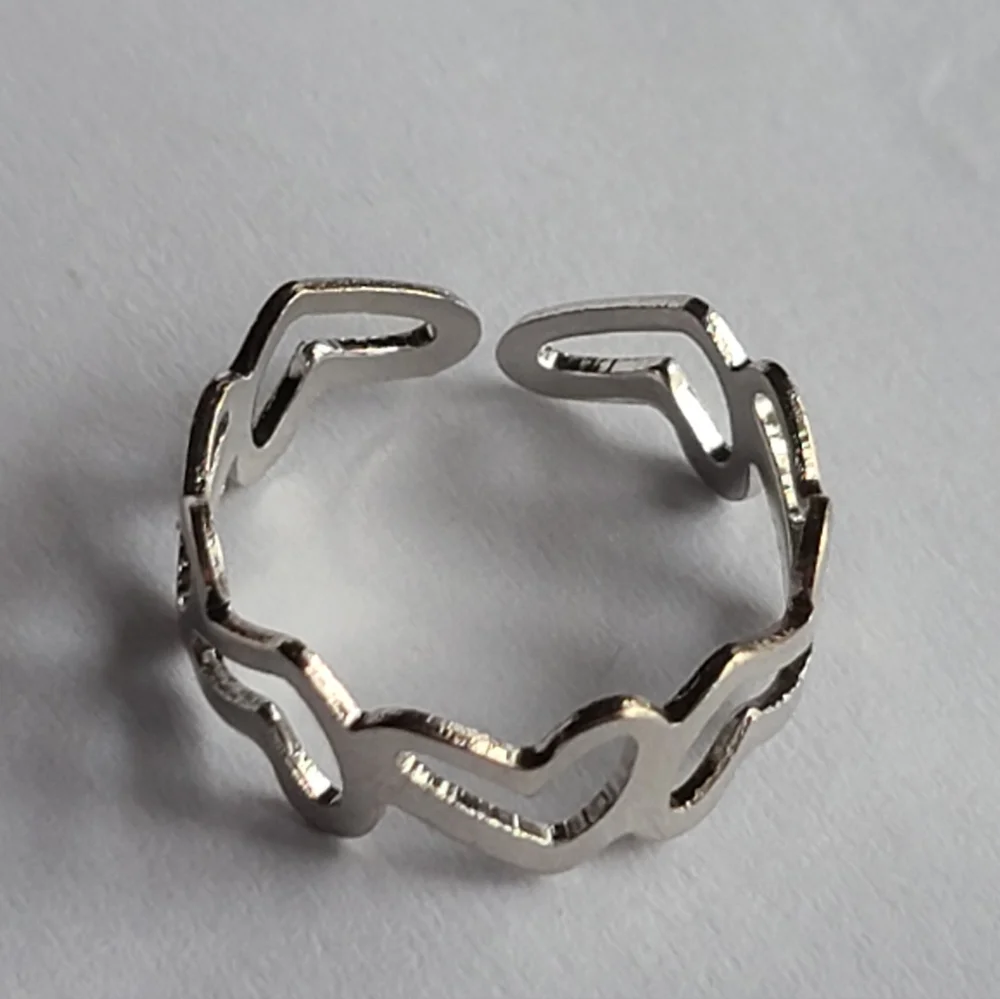 Elegant Silver Heart Ring Size 7 US